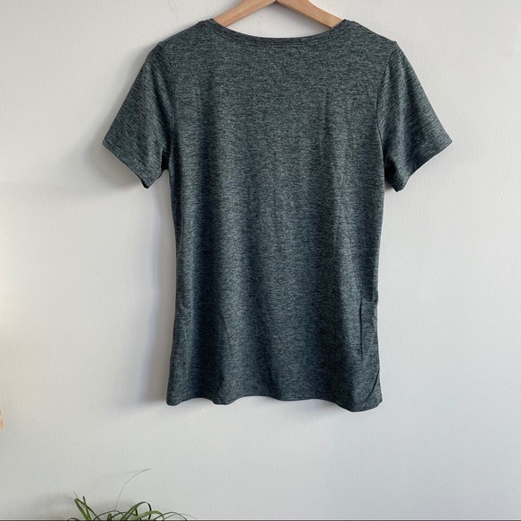 Nike - Short Sleeve Workout Shirt - Grey - Picture 4 of 4